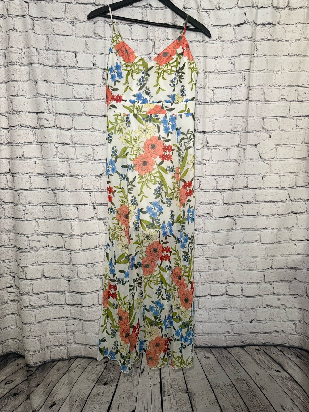 Sweet Storm. White floral dress. Size L